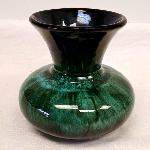 Vintage BlueMountain Pottery teal drip glaze vase made in Canada - Picture 1 of 6